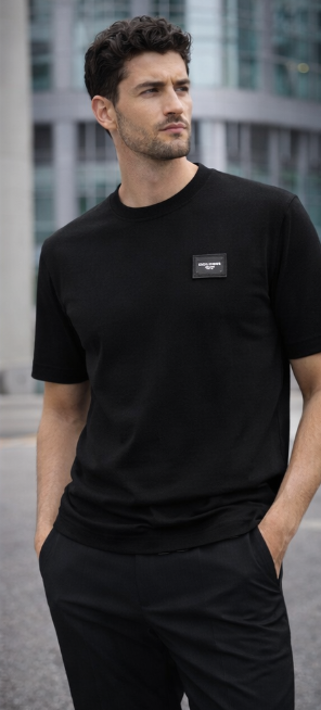T-Shirt avec Plaquette Logo sur la Poitrine - Noir et Blanc